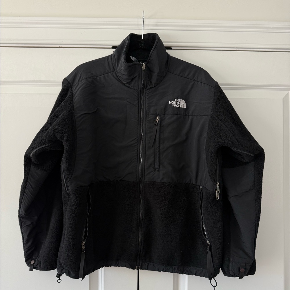 The North Face Black Women’s Fleece Jacket with Zip Pockets